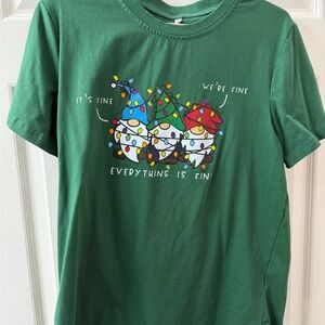 Women's Green Short Sleeve Graphic Tee - Holiday Gnome Lights